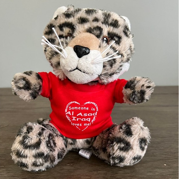 Steven Smith Leopard with Someone in Al Asad Israel Loves‎ Me Tee Plush - Picture 1 of 6